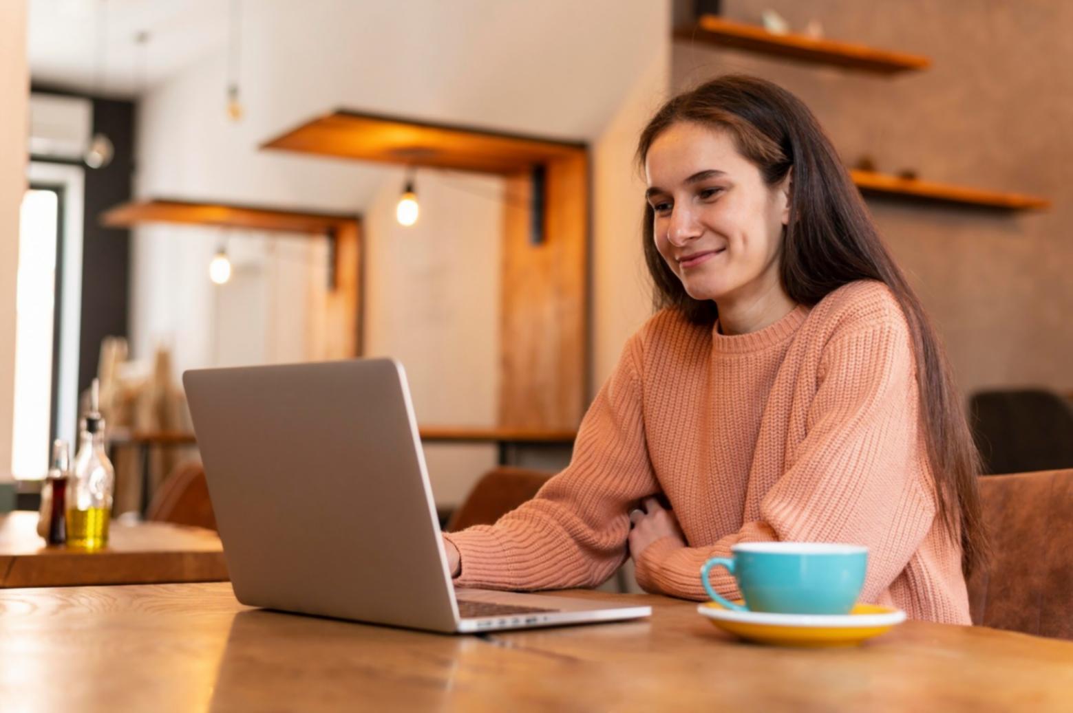 Salle de formation alvuexanora avec équipements professionnels